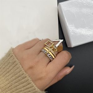 Designer Ring Voor Vrouwen Sieraden Zilver Goud Liefde Ringen Brief Met Doos Mode Mannen Bruiloft Drie In Een Ring V Lady Party Geschenken 6 7234J