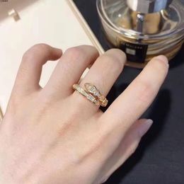 anello di design da donna anello con nodo in corda di lusso con diamanti anelli di moda per le donne gioielli classici placcato oro 18 carati rosa all'ingrosso di nozze