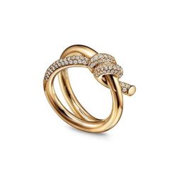 Anillo de diseñador para mujer, anillo de nudo de cuerda de lujo con diamantes, anillos de moda para mujer, joyería clásica chapada en oro de 18 quilates, boda rosa whol341z