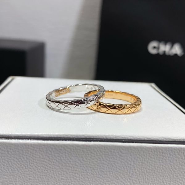 Anillo de diseño Anillos de diseño de lujo para mujeres, hombres, anillos con patrón de rombo, letras doradas, anillos de pareja de moda, compromiso, regalos navideños de moda