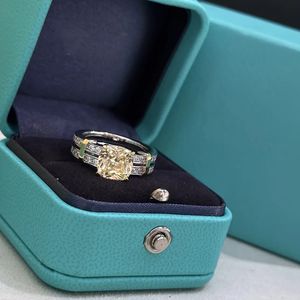 Bague de créateur bagues de luxe bagues en diamant de mode femmes bijoux classiques diamants jaunes cadeaux de vacances haut
