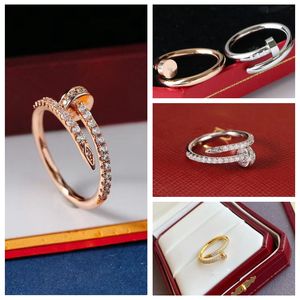 Designer ring luxe vrouwen diamanten ringen trend Charms Ring unisex ring zilver mode klassieke sieraden Paar stijlen Verjaardagscadeau Bruiloft Liefhebbers Geschenken