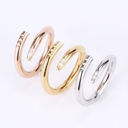 Bague de créateur Bagues à ongles pour femmes Bijoux pour hommes 18 carats Rose Or Argent Bague en diamant Bijoux de luxe Cadeau de fête de mariage Taille de haute qualité 5-11