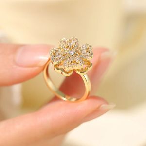 Designer Ring Dames Stijl Prachtige Luxe Zirkoon Klavertje Vier Roterende Ring Lucky Transfer Sieraden Cadeau voor voor vrouwen voor vrienden