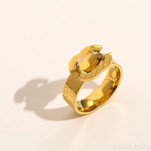 Bagues de créateurs Marque Bijoux Femmes 18K Plaqué Or Cristal Bague D'amour De Mariage Bague De Fiançailles Cadeaux De Fête