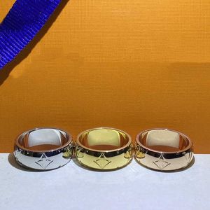 Anillos de diseñador para mujer, anillo con letras de moda de lujo, anillos de trébol clásicos para hombre, joyería de alta calidad, regalos de vacaciones ESBJ