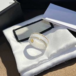 Designer Ringen Luxe ontwerpersring met duidelijke letters, vakmanschap, volledige persoonlijkheid, verlovingssieraden, gouden en zilveren bruiloftsfeestpaarcadeaus voor vrouwen
