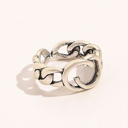 Anillos de diseñador Chapado en plata Real Gold electroplate Ring Girls Love Letter Ring Marca de moda Accesorios de joyería Banquete de boda Caja de regalo Premium