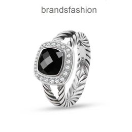 Designerringen Gedraaide draad Prismatisch Zwart Damesmode Verzilverd Micro-diamanten Trendy veelzijdige stijlen