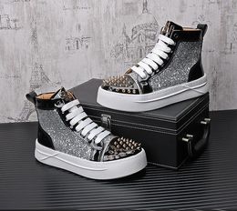 Designer Rivets Glitter Rock Punk Party Chaussures Men Silver Sweaker Business Fashion Casual Confortable Breatte Clubs Clubs Chaussures Low Top Skateboard Daily