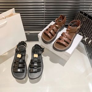 ontwerper Romeinse sandalen leer dikke hakken schoenen zomer platte dia's luipaardprint enkelbandje open tenen luxe damesvakantieflats Gladiator zwartbruine sandaal