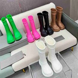 Designer Boots Rubber Boots Paris Femmes Bottes de pluie Bottises hautes Long Arch Eva Plateforme en caoutchouc Boots Rain