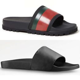 Sandalias de diseñador Hombres Diapositivas de goma Impresión de verano Chanclas de cuero Zapatillas Zapatos Falt negros Playa Mujer Zapatilla causal con caja NO010