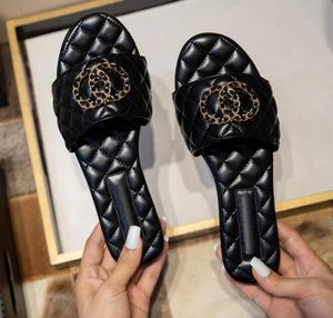 Designer Caoutchouc Diapositives Sandales Blooms Marron Noir Blanc Web Mode Hommes Pantoufles Femmes Chaussures Plage Tongs avec Fleur 36-42 F689
