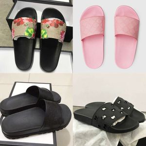 Sandalias de mujer Diapositivas Marca Zapatilla de goma Blanco Negro Playa ancha Resbalón plano en sandalias Verano Fondo fino Chanclas al aire libre con caja NO010