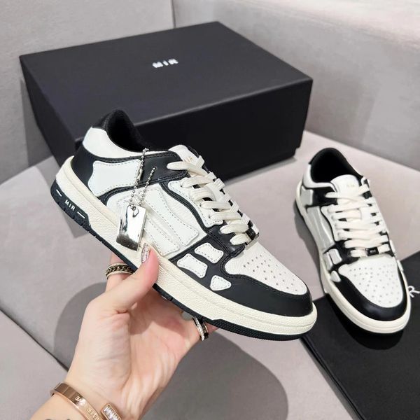 Designer Run Shoe Sneakers Ami Low Lace Up Track Runner Loafer Skeleton Luxury Outdoor Casual Sports Trainers Randonnée Femmes Flat Trainers Chaussures habillées 35-44