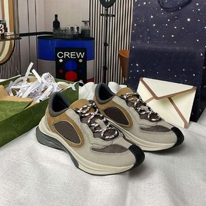 Diseñador Run Sneaker Mujer Zapatos casuales Entrenadores planos de cuero Nylon Malla negra con cordones Hombres Corredor al aire libre Entrenador Zapato deportivo EU35-46 con caja 528