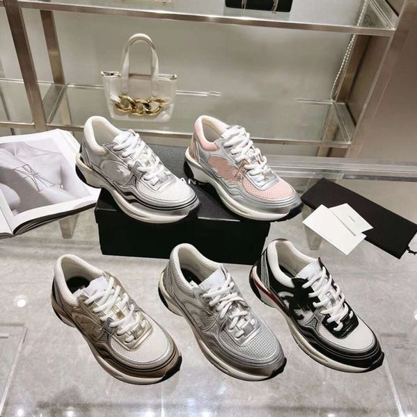 Designer Chaussures de course 23C Cuir Sport Runner Lace Up Channel Chaussure Or Argent Métallisé Plat Femme Entraîneur Mesh Calfskin Nylon Baskets réfléchissantes1258