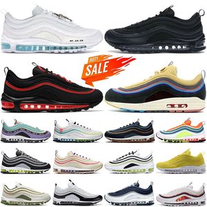 Diseñador de zapatos para correr hombres mujeres 97 97s rosa púrpura criado triple negro blanco plata bala metálico oro medianoche azul marino moda al aire libre zapatillas deportivas zapatillas de deporte