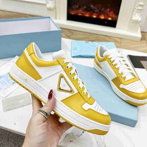 Designer Chaussures de course Prad Sneakers Femmes Hommes Luxe Lace-Up Sports Skate Shoe Casual Trainers Classic Sneaker fdhgf