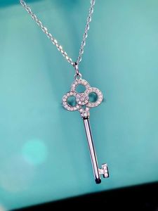 Merk van designer 925 Pure Silver Crown Key Necklace for Women 18K Rose Gold Iris Sweater Chain Heart Hangkraag