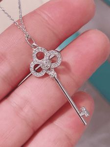 Merk Key Kiefketting van designer Pure Silver 18K Rose Gold Heart Crown Kraagketen Hanger Iris Light Luxury Sweater