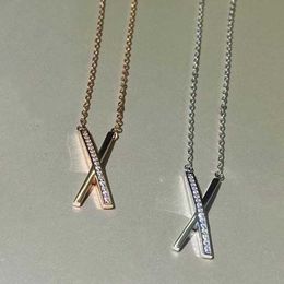Collier de marque de marque X de créateurs 925 Sterling Silver plaqué 18k cross cross semi-diamant incrusté de la chaîne de clavicule pendentif femelle
