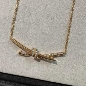Designer's hoogwaardige sieradenmerk Knot -serie met diamant ingelegde roségouden ketting plat en recht