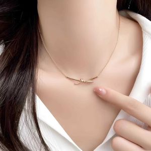 Designer's High Version Brand Bow Necklace for Women S925 Sterling Silver Niche Design High-End Poled 18K Rose Gold Lock Bone Chain