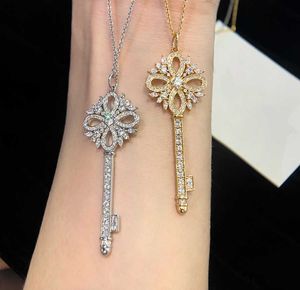 De Snowflake Key Necklace van de ontwerper Brand met hoge versie met diamant volle iris zonnebloem hanger trui ketting voor vrouwen