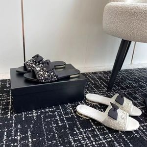 One Word Slippers van de ontwerper Nieuwe High Definition Show White Pargin Black Bow Top Kwaliteit Women's Shoes Factory Shoes