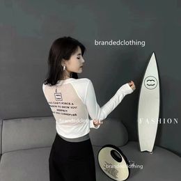 Ontwerper t-shirt dameskleding top CHannel luxe nieuwe zomer ademend shirt met lange mouwen Draag tops doorzichtige blouses Kant Gevoel voor geavanceerde Sexy genade dames tees