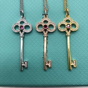 De drie bladgrassleutel zilveren ketting van de ontwerper dames spirituele hanger Neckain Light Luxe kraagketen Net rood gegraveerde Valentijnsdag Geschenk