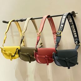 Diseñador Bolsa de silla de montar español Diseñadora Bolsa de hombro para mujeres Bag de cintura Bolso de mano Piece de colgantes de vaca