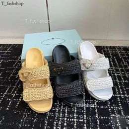 Diseñador Sandalia Pra Mujer Crochet Sluys Plataforma negra Cuaradas de paja Flatform Slipper Summer Flat Comfort Mule Playa Dos correas Sandalias tejidas hechas a mano 863