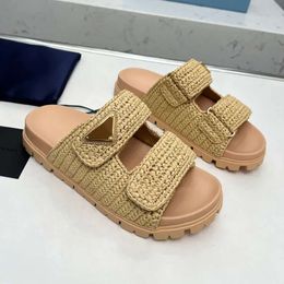 Designer Triangle Straw Weave Slipper Sandaalplatform Raffias Slippers Designer Dames Heren Zomer Flat Heel Casual Flip Flops Outdoors Pool Sliders Beach