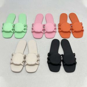 Designer Sandale Womens Berlocking Slides Rubber Slippers Beach Shoes With Box 560