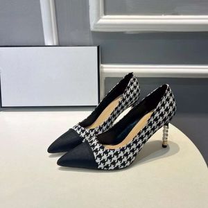Designer Sandalen Chenel Chlooe YL -schoenen Dunne hakschoenen voor dames zomer parel pendelen voor lente herfst bol klein