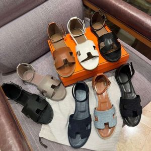 Designer Sandalen Flat Shoes Strand Roman Shoes Brand Fashion Office schoenen Casual schoenen Klassiek kleurrijke lederen dames Sandalen Zwart geel witte schoenen