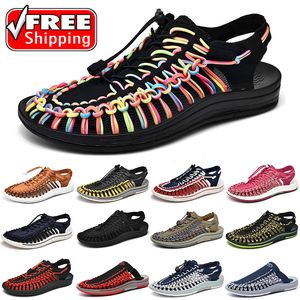 Gratis verzenddesigner Sandalen voor mannen Vrouwen verstoppen Sandale Water Beachschoenen Klassieke Zomerslijbanen Slippels Pink Bot Witte rubberschoenen Bayabands Gai