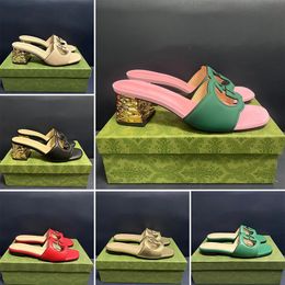 Designer sandalen voor dames Designer pantoffels Zomerslippers Designer dames Flats Hoge hak Reliëfleer slangenleer Strand thuis Dames Luxe sandaal Maat 35-42