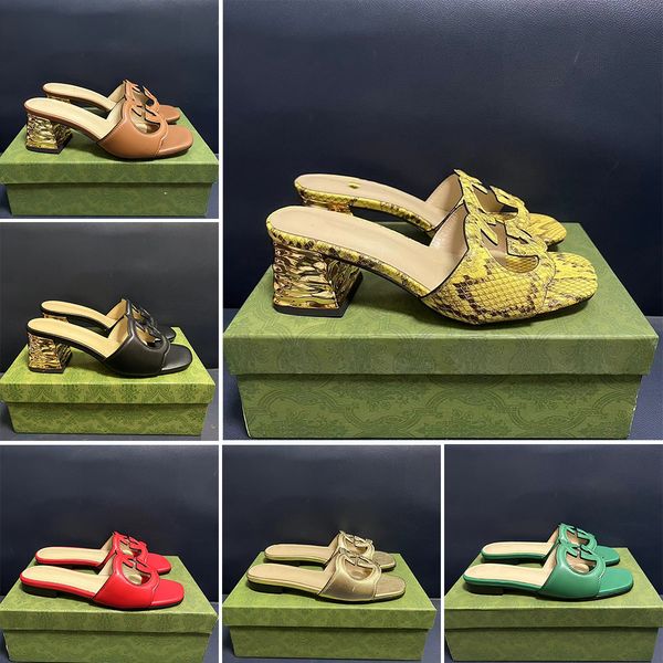 Sandalias de diseñador para mujer Zapatillas de diseñador Zapatillas para mujer Zapatillas de moda para mujer Pisos de cuero en relieve Piel de serpiente Playa de verano Boda sexy Sandalia de lujo Tamaño 35-42