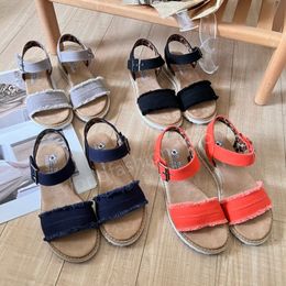 Sandalias de diseñador para toboganes para mujeres zapatillas de verano sandalias de cáñamo pareja boutique boutique encanto plano de estilo de ocio sandalias leopardo sandalias de mezclilla