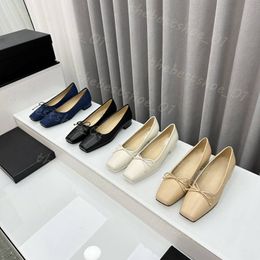 Designer Sandalen Formele Schoenen Lente Vierkante Teen Balletschoenen Mode Luxe Merk Lage Hak Mary Jane Schoenen Casual Witte Lolita Lichte Knop Zachte Schoenen Loafers