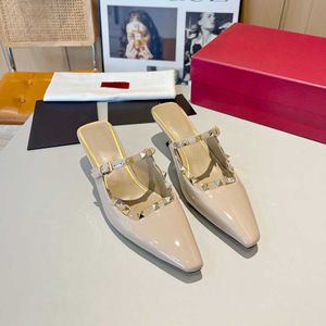 Sandales de créateurs Talons hauts en cuir véritable pour femmes chaussures 5cm été luxe diapositives plates dames plage sandale fête mariage Oran chaussures 35-44 avec boîte 26