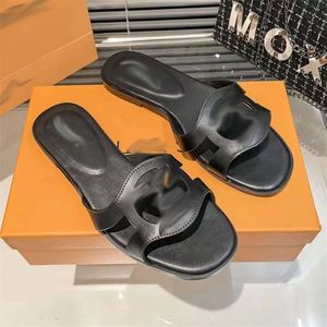Designer sandales dames couple piscine dames cuir en cuir célèbre sandales d'été flats fashion plage slipper diapositive