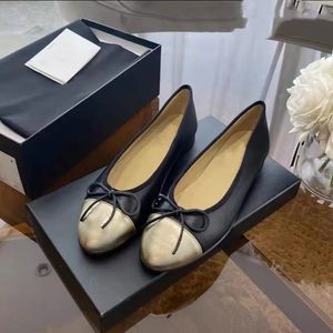 Designer Sandales à talon bas Designer Black Ballet Flats Chaussures Femmes Quilted Great Le cuir Slip on Ballerina Round Toe Dames Dames Shoes Chaussures Fouée Femme