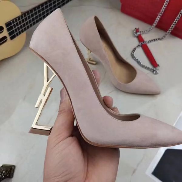 Sandalias de diseñador de lujo de charol de primera calidad, tacones altos puntiagudos, zapatos de fiesta con una sola correa para mujer, zapatos de vestir sexys de marca, zapatos con letras de metal