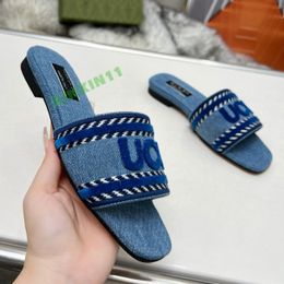 Sandalias de diseñador zapatillas de lujo rasguños de mezclilla inspirados con bordados firmantes - calzado para el hogar de moda para damas de tacón bajo zapatos de toba