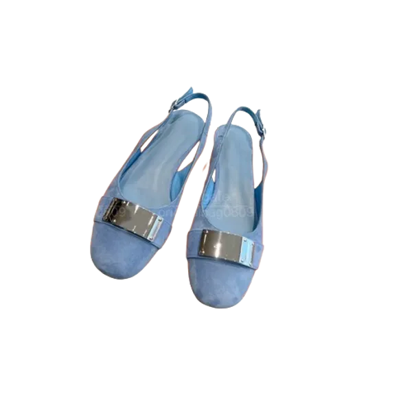 Sandales de créateur Nouveau sandale plate à couleur unie tout en un style